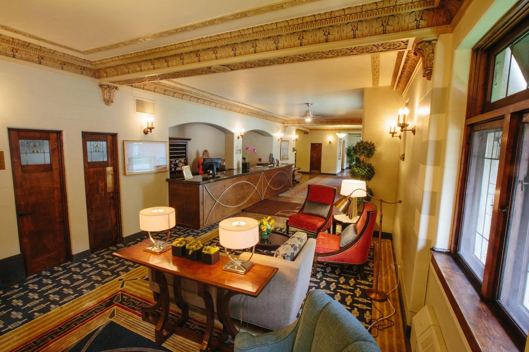 The Plaza Hotel - Milwaukee Luaran gambar